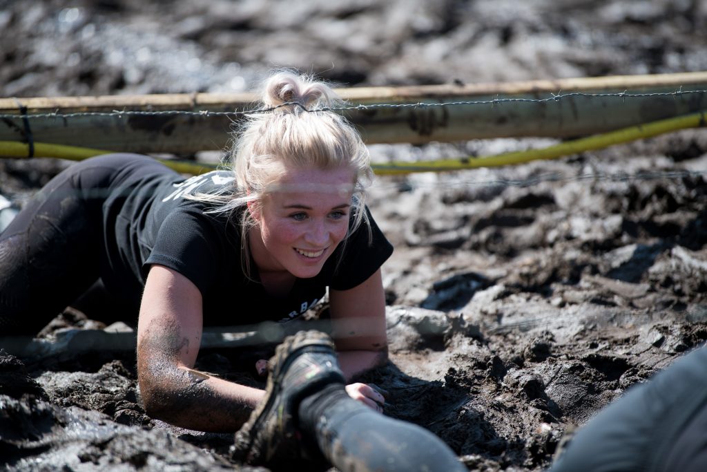 18km modderworstelen, zwaar en smerig maar te gek! - Urban Runners